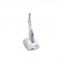 Эндомотор беспроводной NSK Endo-Mate TC2 с головкой MP-F16R, эндомотор с головкой в зарядной подставке, вид спереди, дисплей включен